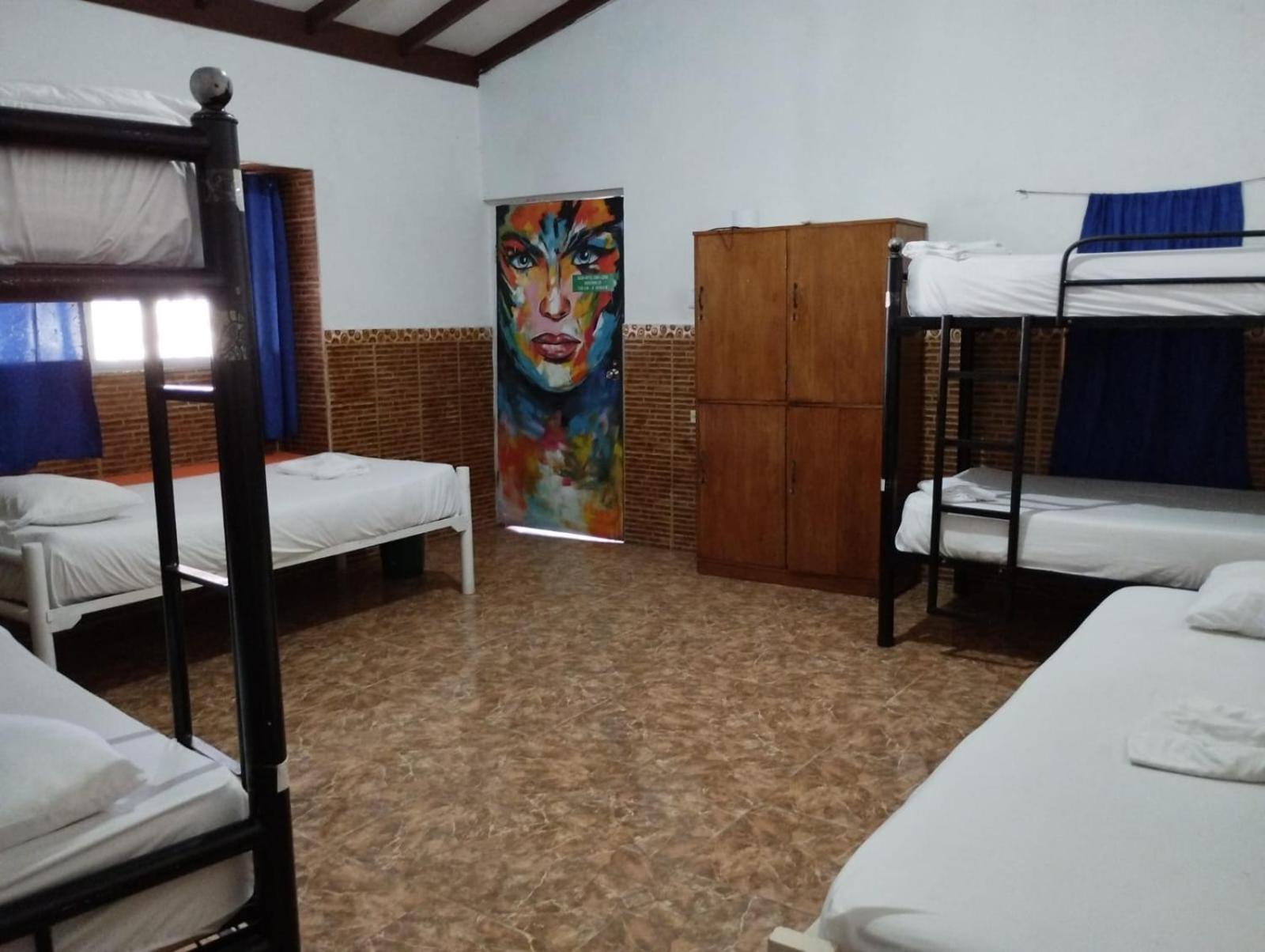 Hostal Luna Llena Getsemani Картахена Экстерьер фото