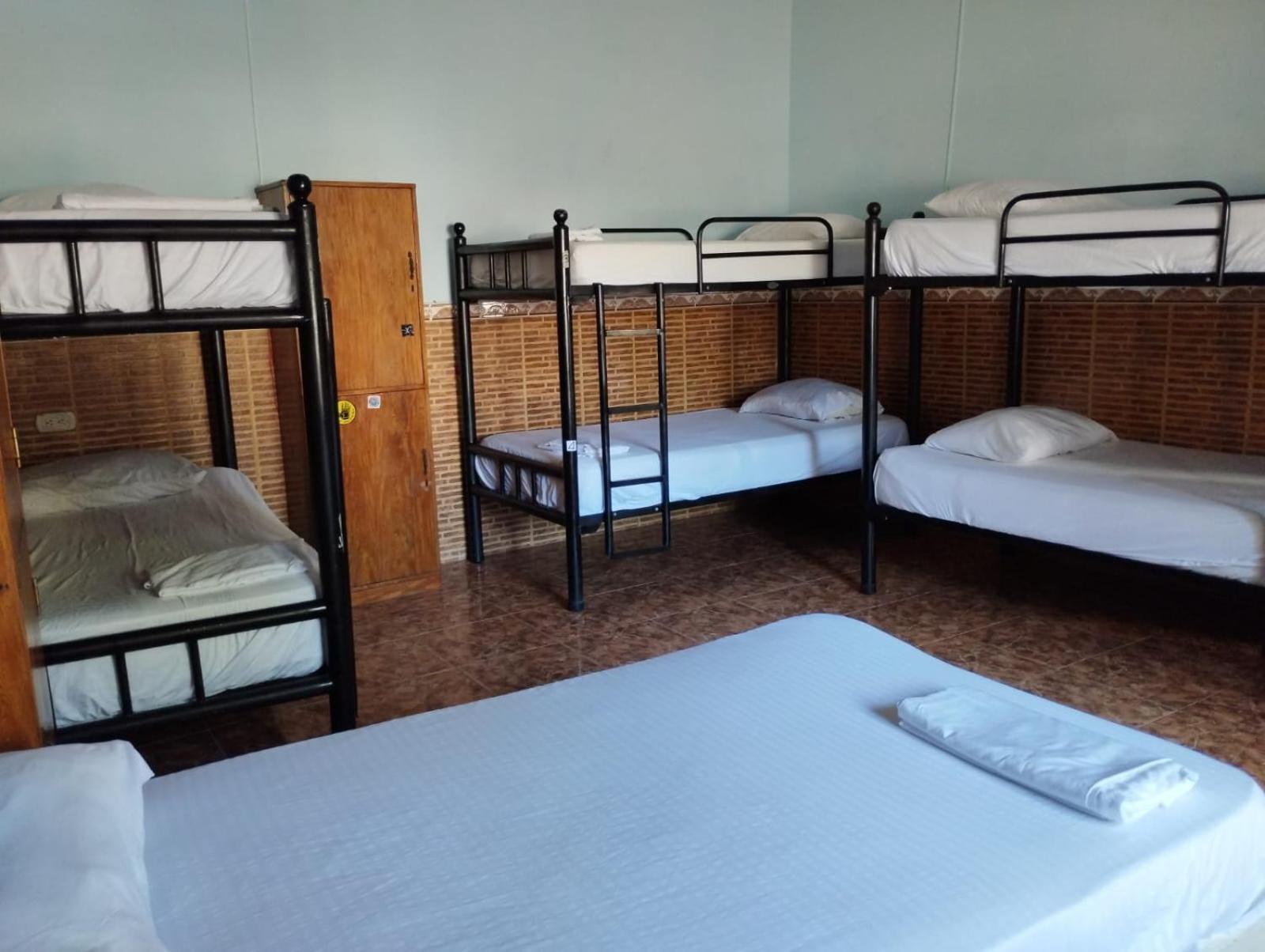 Hostal Luna Llena Getsemani Картахена Экстерьер фото